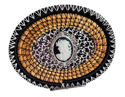 CLICK TO ENLARGE - CAMEO JEWELY TRAY ON STAND